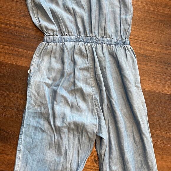 Cisono Pre loved Sleeveless Jumpsuit with Pockets in a thin Denim fabric. - Picture 6 of 9